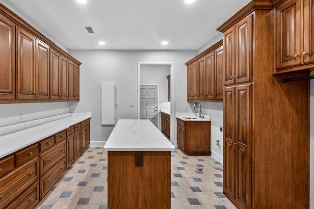 701 W Walcott Street, Pilot Point, TX 76258