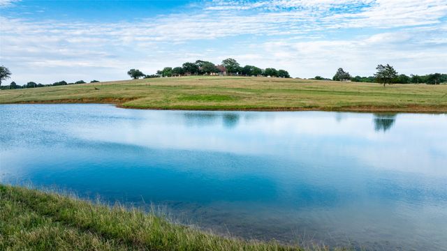 701 W Walcott Street, Pilot Point, TX 76258