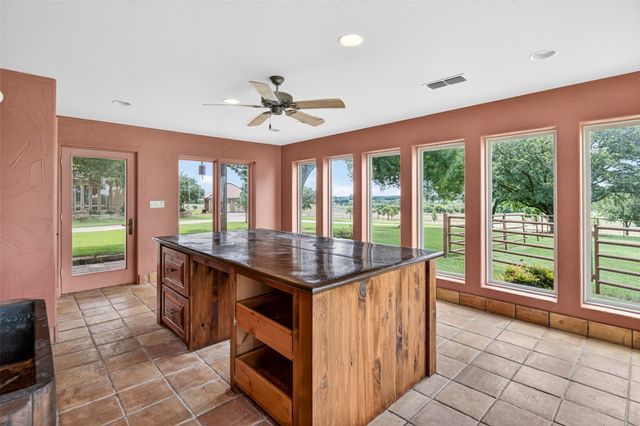 701 W Walcott Street, Pilot Point, TX 76258