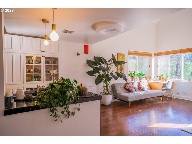 6605 W BURNSIDE St 153, Portland, OR 97210