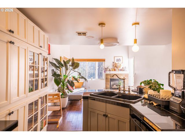 6605 W BURNSIDE St 153, Portland, OR 97210