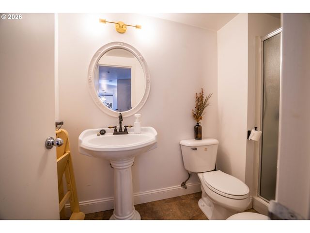 6605 W BURNSIDE St 153, Portland, OR 97210