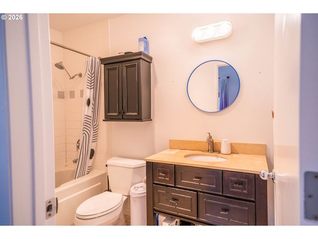 6605 W BURNSIDE St 153, Portland, OR 97210