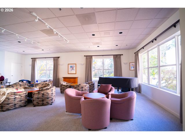 6605 W BURNSIDE St 153, Portland, OR 97210