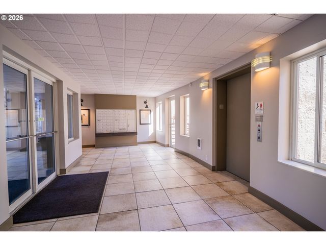 6605 W BURNSIDE St 153, Portland, OR 97210