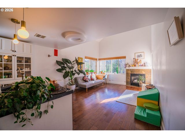6605 W BURNSIDE St 153, Portland, OR 97210
