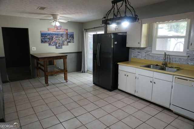 8898 Gatewood Cirlce, Jonesboro, GA 30238