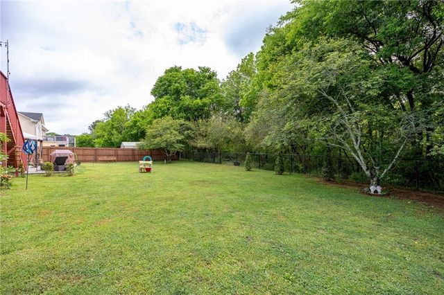 19 Greenhouse Drive SE, Cartersville, GA 30120