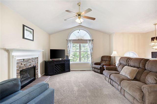 19 Greenhouse Drive SE, Cartersville, GA 30120