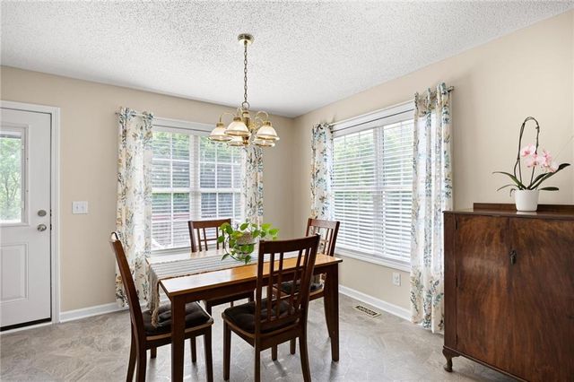 19 Greenhouse Drive SE, Cartersville, GA 30120