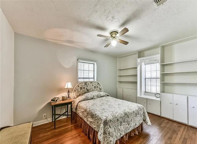 505 N Walnut Avenue, Eagle Lake, TX 77434