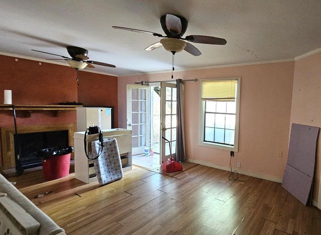 505 N Walnut Avenue, Eagle Lake, TX 77434