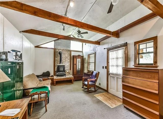 505 N Walnut Avenue, Eagle Lake, TX 77434