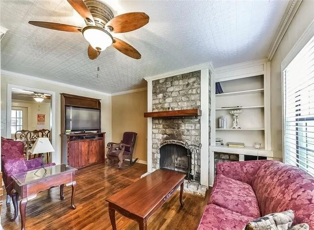 505 N Walnut Avenue, Eagle Lake, TX 77434