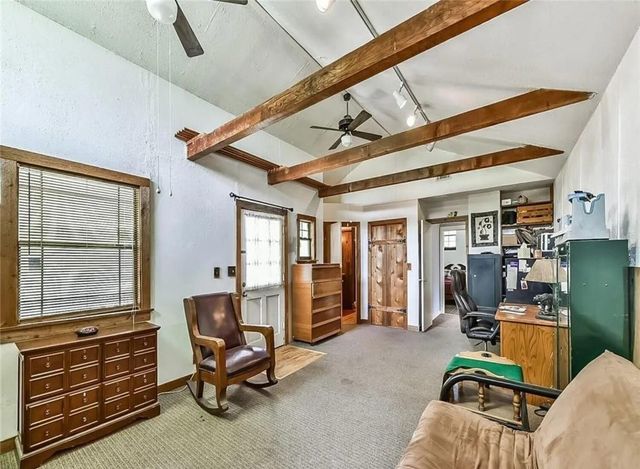 505 N Walnut Avenue, Eagle Lake, TX 77434