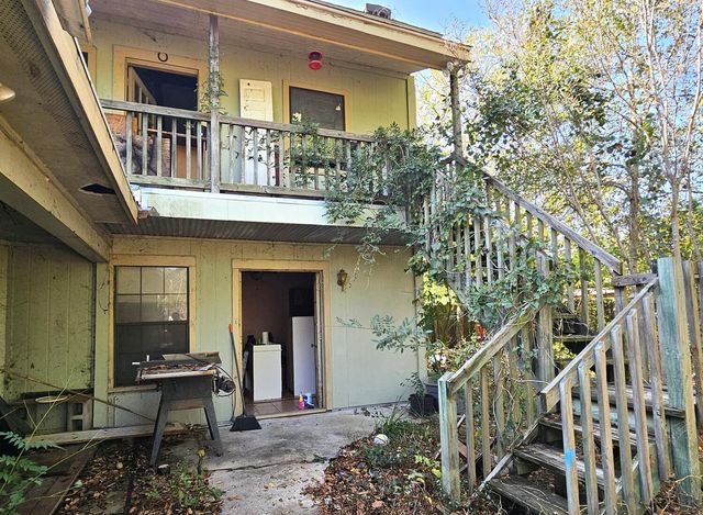 505 N Walnut Avenue, Eagle Lake, TX 77434