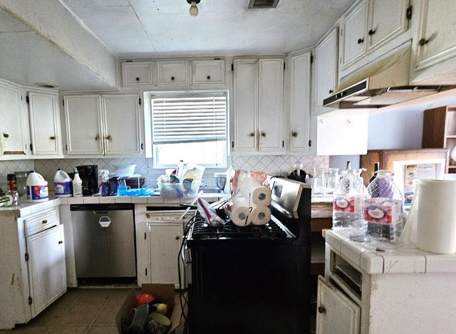 505 N Walnut Avenue, Eagle Lake, TX 77434