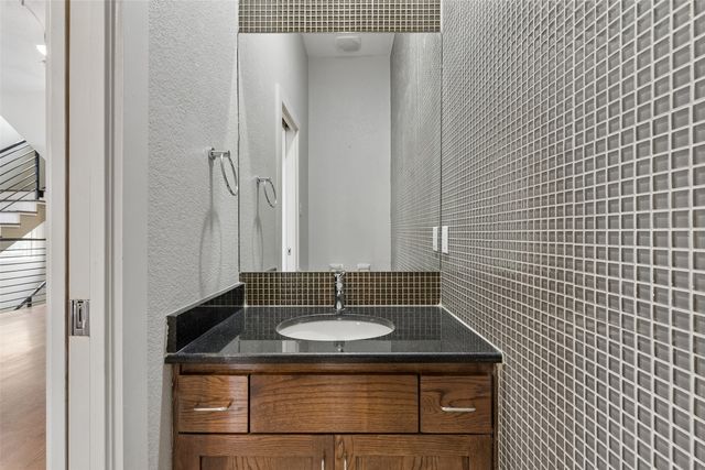5715 La Vista Drive, Dallas, TX 75206