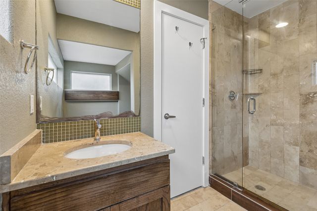 5715 La Vista Drive, Dallas, TX 75206