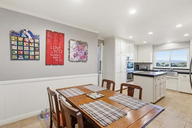 5012 Sleeping Indian Road, Fallbrook, CA 92028