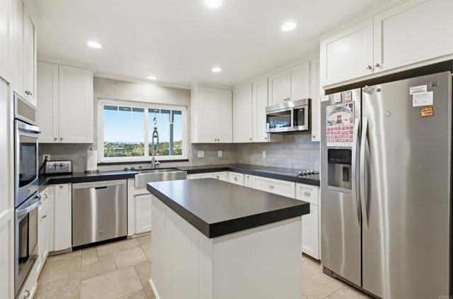 5012 Sleeping Indian Road, Fallbrook, CA 92028