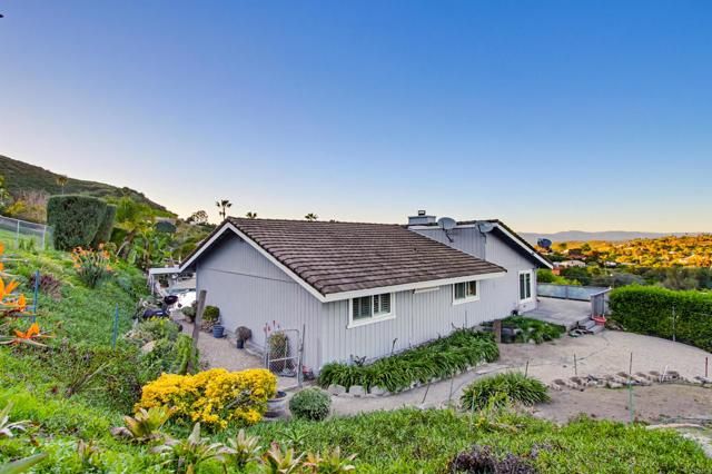 5012 Sleeping Indian Road, Fallbrook, CA 92028