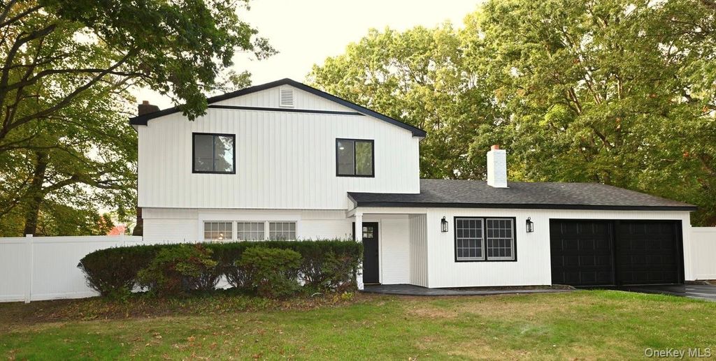 2 Little Hill Road, East Setauket, NY 11733
