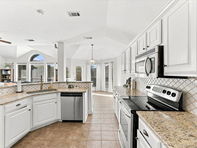 5344 Ridge View Drive, Watauga, TX 76137