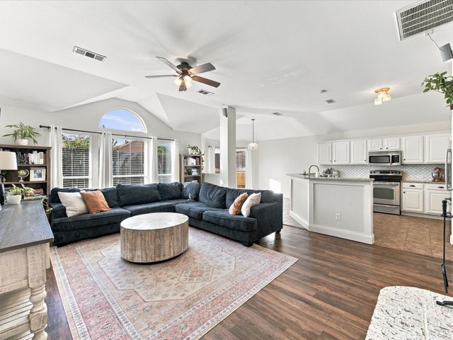 5344 Ridge View Drive, Watauga, TX 76137
