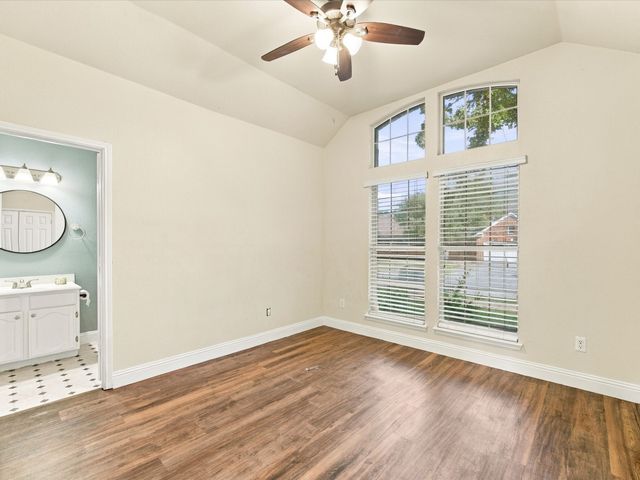 5344 Ridge View Drive, Watauga, TX 76137