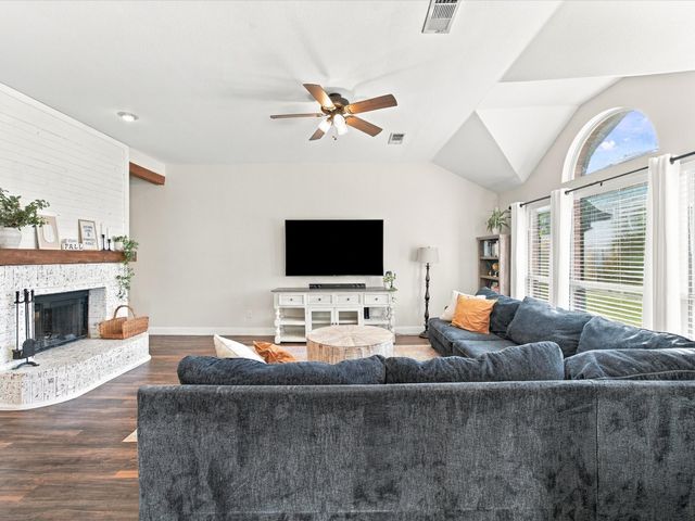 5344 Ridge View Drive, Watauga, TX 76137