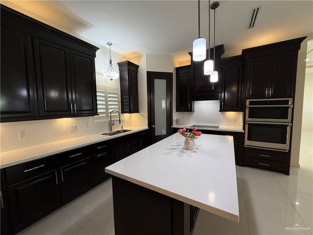 2818 Esmeralda Street, Edinburg, TX 78539