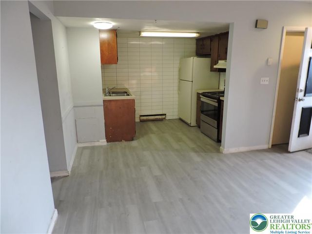 866 North Van Buren Street, Allentown City, PA 18104