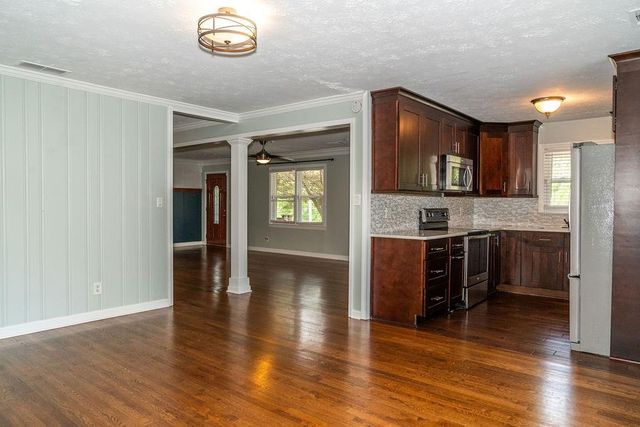 2331 Robin Lane SE, Smyrna, GA 30080