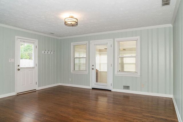 2331 Robin Lane SE, Smyrna, GA 30080