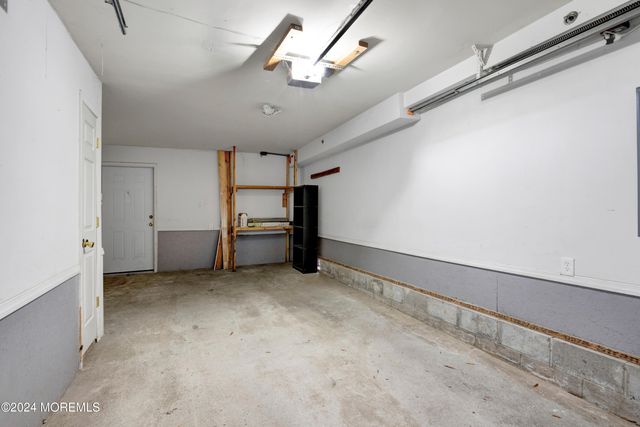 42 Jahn Street, Keansburg, NJ 07734