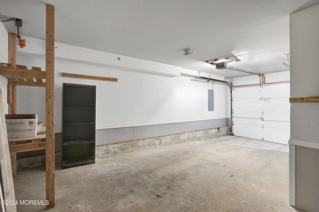 42 Jahn Street, Keansburg, NJ 07734