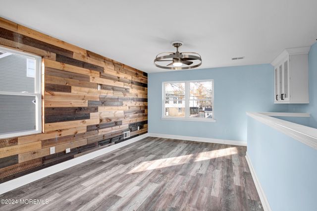 42 Jahn Street, Keansburg, NJ 07734