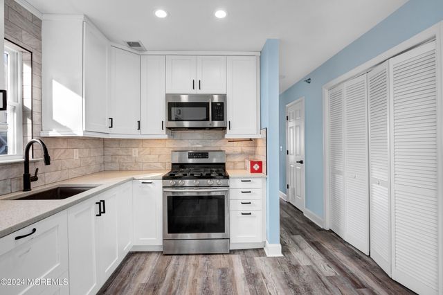 42 Jahn Street, Keansburg, NJ 07734