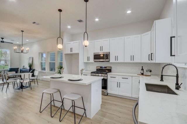 1211 Dewalt Street, Houston, TX 77088