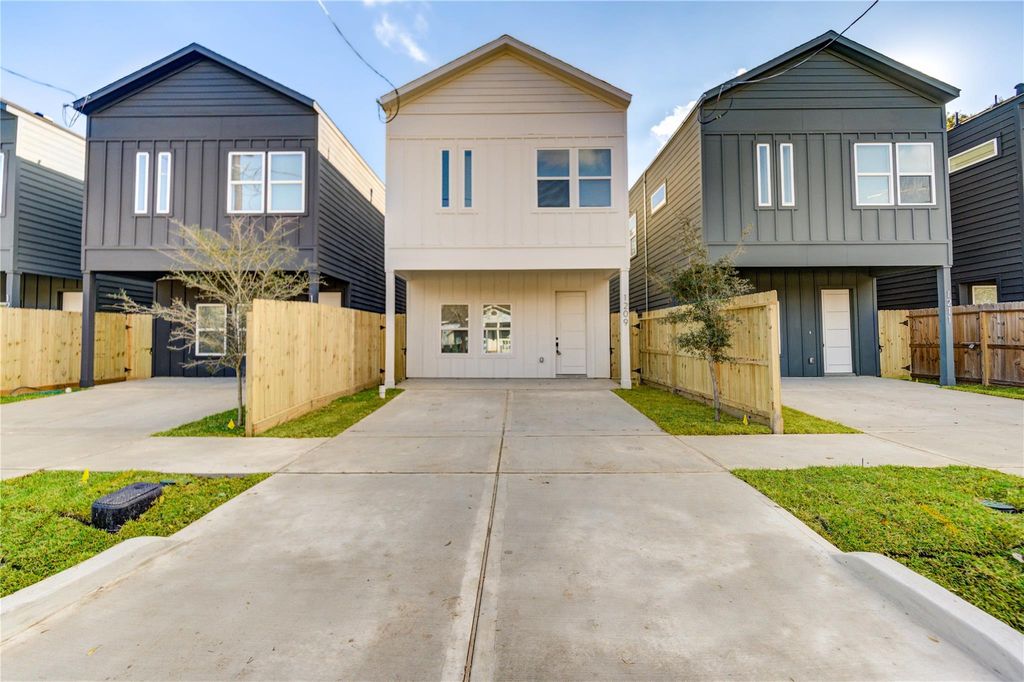 1211 Dewalt Street, Houston, TX 77088