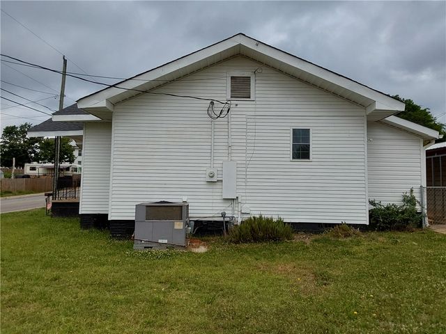 805 Goddard Avenue, Seneca, SC 29678