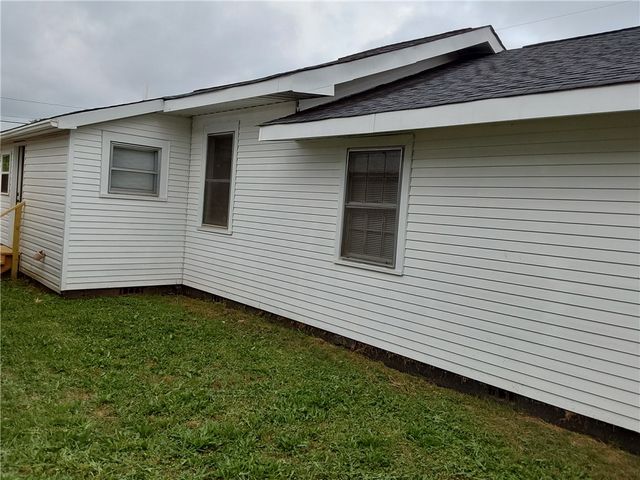805 Goddard Avenue, Seneca, SC 29678