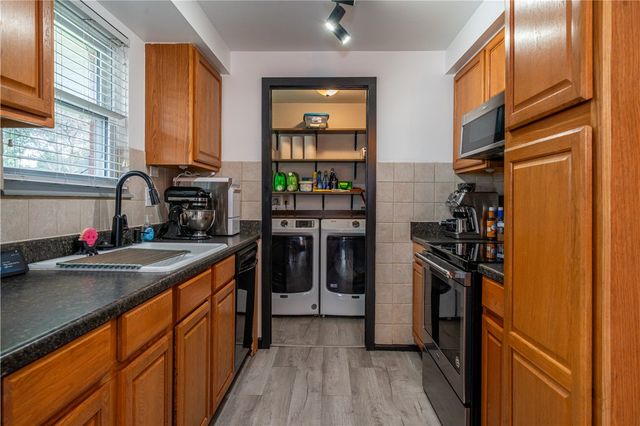 7701 Shepherdess Drive, Huber Heights, OH 45424
