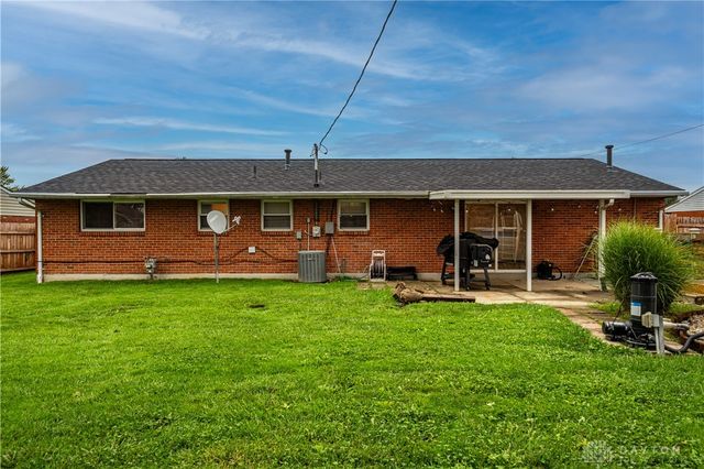 7701 Shepherdess Drive, Huber Heights, OH 45424