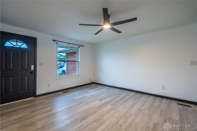 7701 Shepherdess Drive, Huber Heights, OH 45424