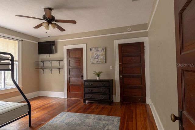 907 NW 11TH AVENUE, Gainesville, FL 32601