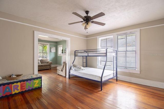 907 NW 11TH AVENUE, Gainesville, FL 32601