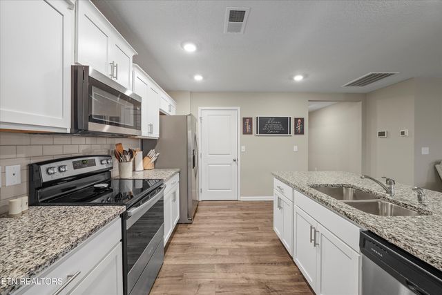 832 Old Towne Loop Drive, Seymour, TN 37865