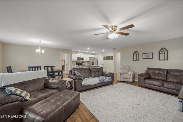 832 Old Towne Loop Drive, Seymour, TN 37865